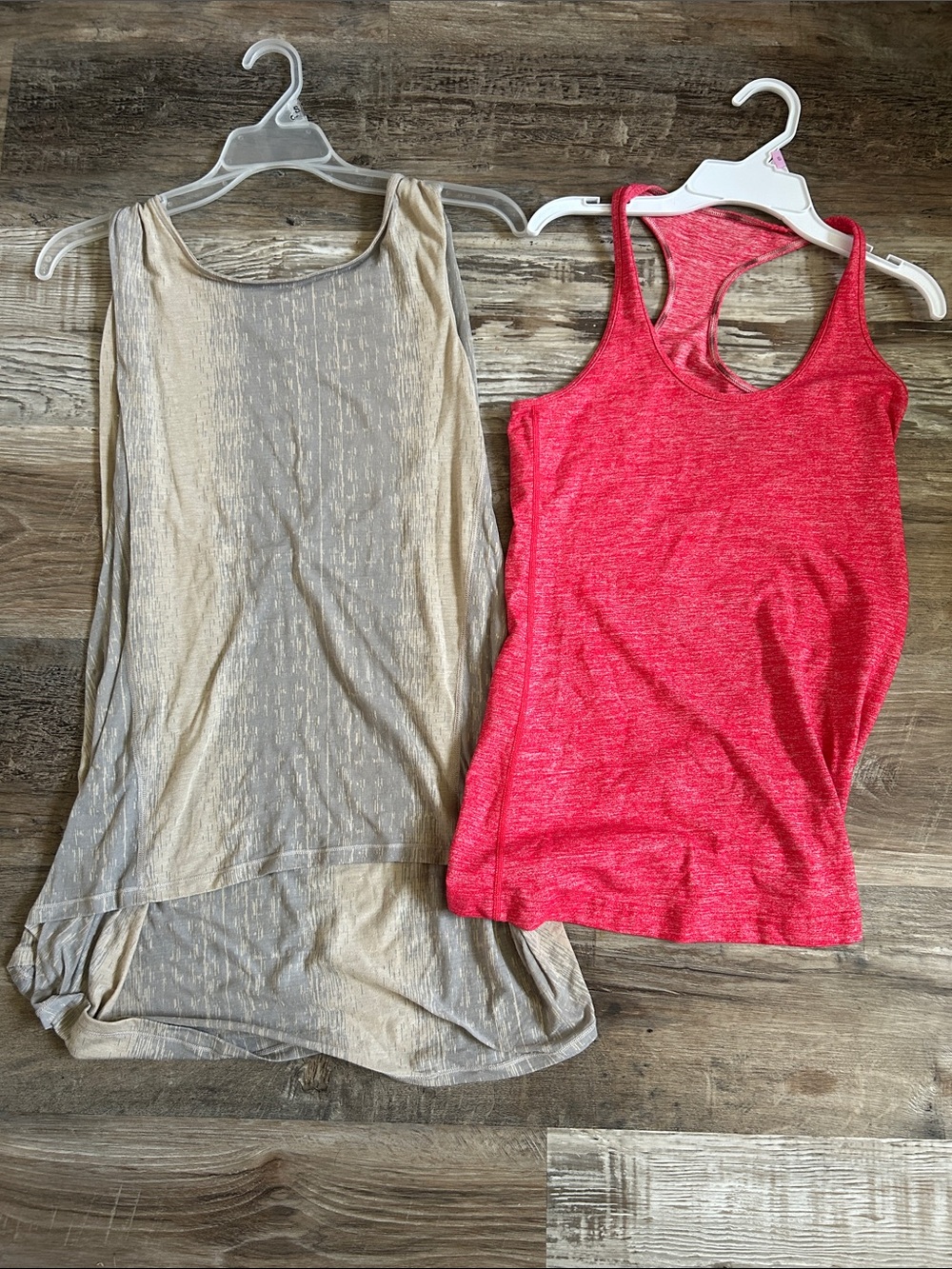 Lululemon women’s tank bundle 4